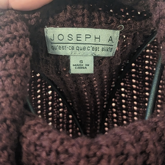 Joseph A plum knit sweater - Picture 5 of 5